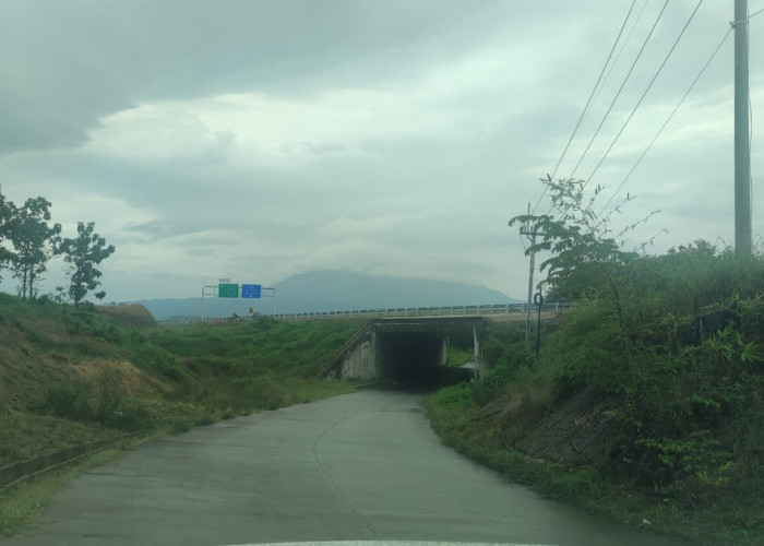 SAYANG BANGET! Punya Exit TOL CISUMDAWU, Jalan Cikamurang Justru Rusak Parah sampai ke Indramayu