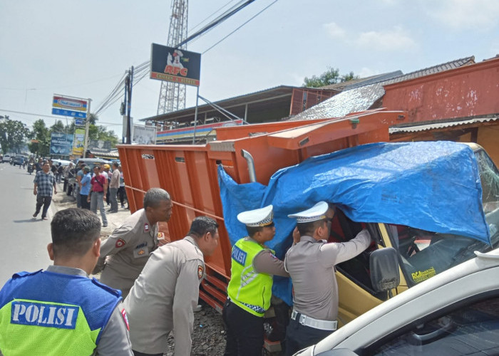 Diduga Sopir Mabuk, Terjadi Tabrakan Beruntun di Jalan Raya Rajagaluh-Cigasong, 1 Tewas