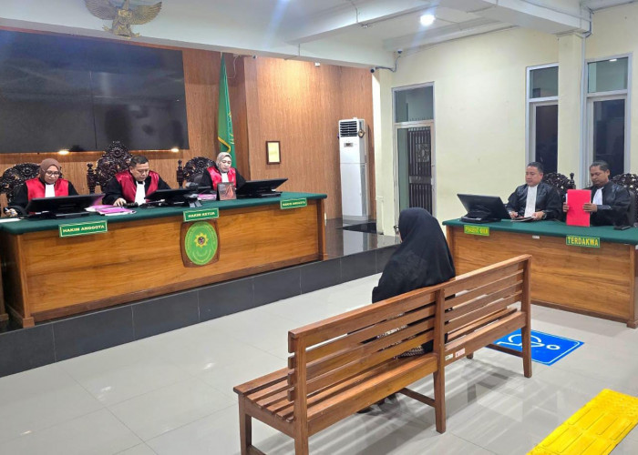 Selebgram Cirebon IS Jalani Sidang Dugaan Penipuan Silver Antam 2 Kg di PN Kota Cirebon