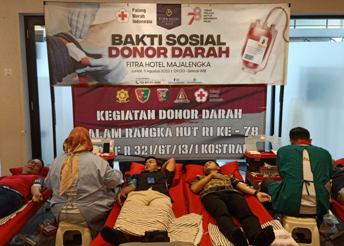 Prajurit Kostrad Yonif 321 Bersama Karyawan Fitra Hotel Gelar Donor Darah Demi Sesama