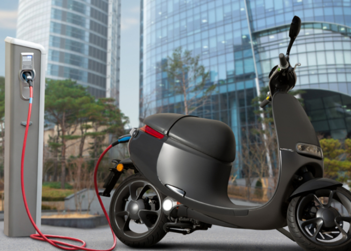 5 Jenis Motor Listrik Lokal yang Tahan Air, Tetap Aman walau Terobos Hujan dan Banjir