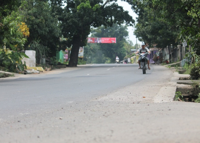 Waspada! Tanjakan di Sumberjaya Majalengka Rawan Kecelakaan Akibat Jalan Bergelombang
