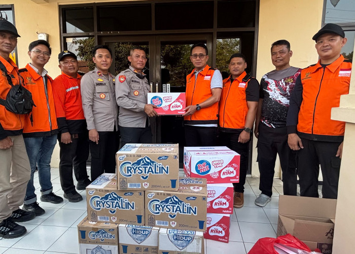 BAZNAS Majalengka Salurkan Bantuan Konsumsi untuk Petugas Pemadam Karhutla Gunung Ciremai