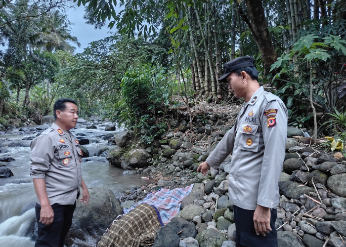 Polsek Rajagaluh Evakuasi Jasad Pria yang Ditemukan di Sungai Ciwaringin