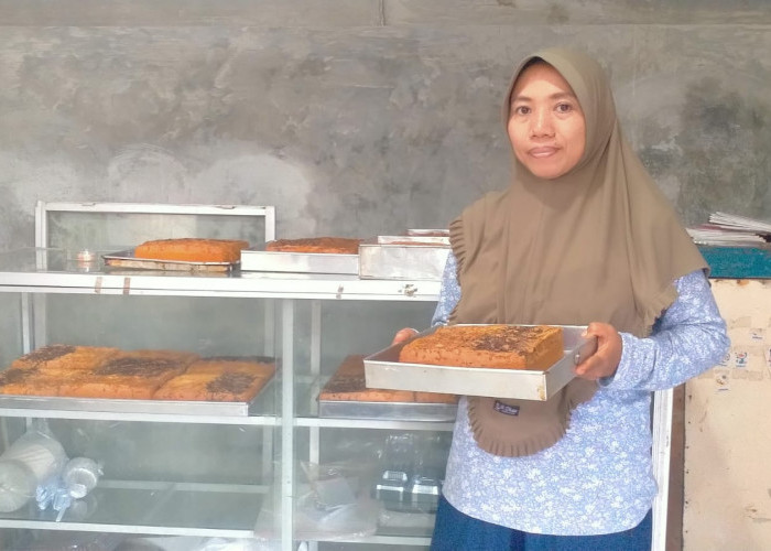 Bangkit dari Keterbatasan,Usaha Kue Tantiningsih Kini Mampu Topang Ekonomi Keluarga Berkat Sinergi Holding UMi