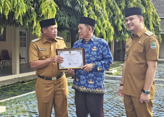 Bupati Majalengka Pimpin Apel Awal Tahun 2026, Tekankan Evaluasi Kinerja, dan Program Prioritas