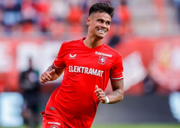 Drama Lagi? Dirtek FC Twente Jan Streuer Tegaskan Mees Hilgers Tak Akan Dimainkan Sebelum Tanda Tangan Kontrak