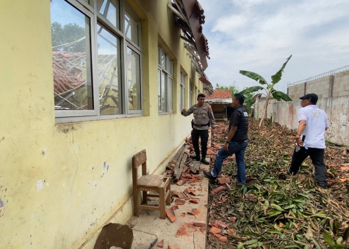 DPRD Panggil Disdik-Kontraktor, Buntut Ambruknya Tiga Ruang Kelas SDN Andir 2