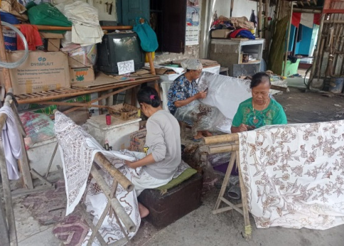 Wisata Belajar Membatik di Kampung Batik Pemalang