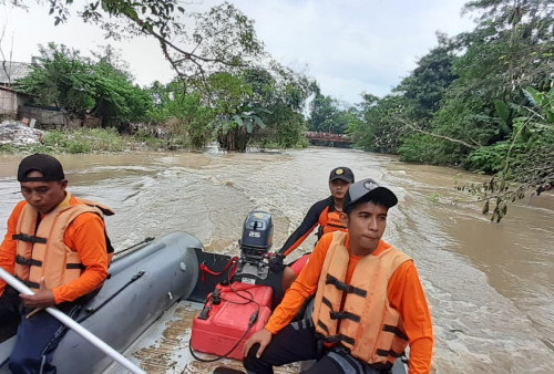 Tim SAR Gabungan Lanjutkan Pencarian Korban Tenggelam di Sungai Ciwaringin