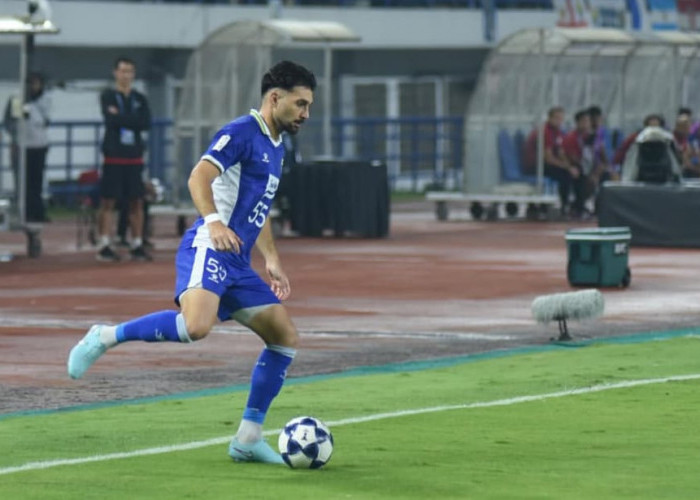 Usai Kalah 3-0, Frans Putros Optimis Persib Masih Ada Peluang Meski Peluang Lolos Hanya 8 Persen!