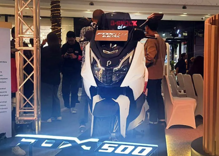 Motor Listrik Polytron Fox 500, Skutik Flagship Buatan Lokal dengan Baterai 3,89 kWh dan Jarak Tempuh 130 Km