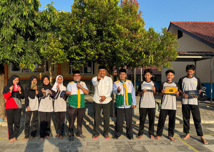 BAZNAS Majalengka Edukasi Zakat dan Sedekah Lewat GEMA INSAN di SMPN 2 Leuwimunding