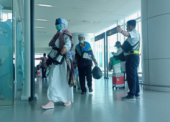 Kloter Pertama Tiba di Kertajati,  Jamaah Haji dari Subang Disambut Langsung Pj Gubernur