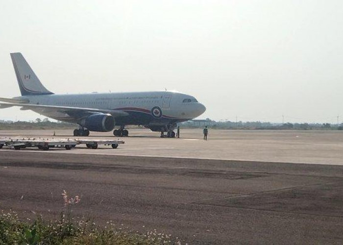 Pernah Nginap di Bandara Kertajati Saat KTT ke-43 ASEAN, Pesawat PM Kanada Ini Alami Gangguan di Bandara India