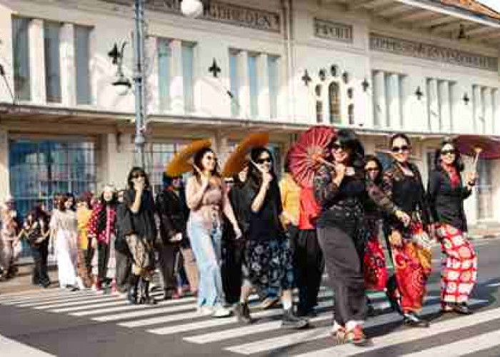 Classy Grls Day Out Kartini Day 'Dari Kebaya ke Jalan Raya'