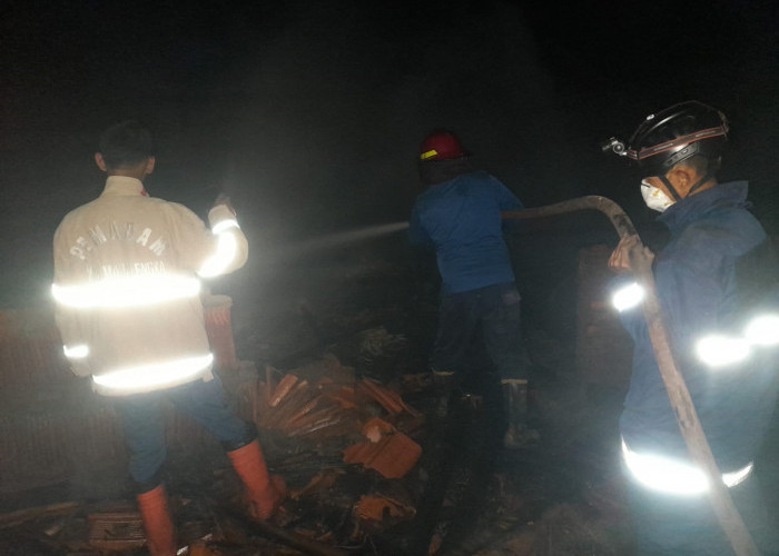 Kebakaran di Desa Burujul Kulon, Dua Ekor Sapi Mati Terpanggang 