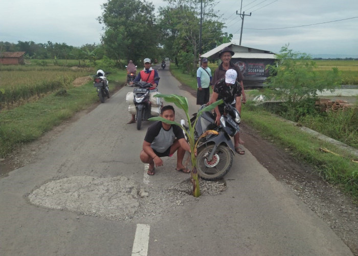 Awas Ranjau Lubang! Kondisi Jalan Leuwiliang Baru- Ligung Cukup Memprihatinkan, Ada Gorong-gorong Ambles