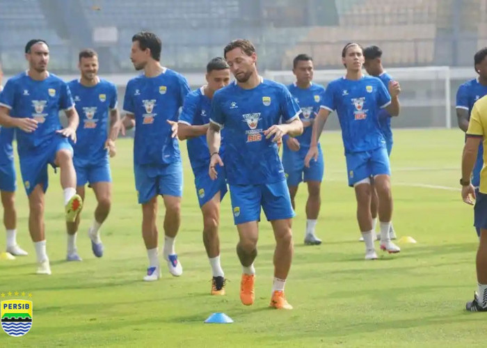 Persib Terancam Ditinggal Setengah Skuadnya? Bursa Transfer Persib Bandung Makin Panas!