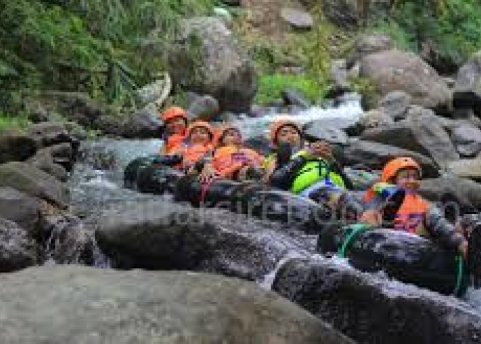 Tiket Murah dan Aktivitas Seru di Cikadongdong River Tubing Majalengka