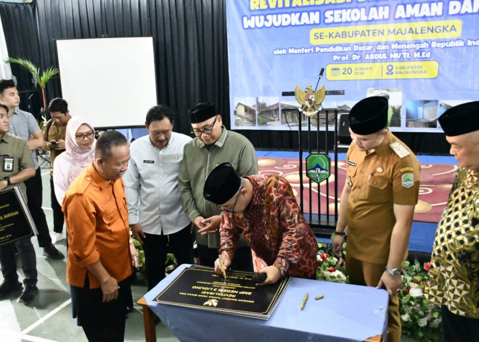 Mendikdasmen Abdul Mu’ti Resmikan Revitalisasi Pendidikan dan Sosialisasi TKA 2026 di Majalengka