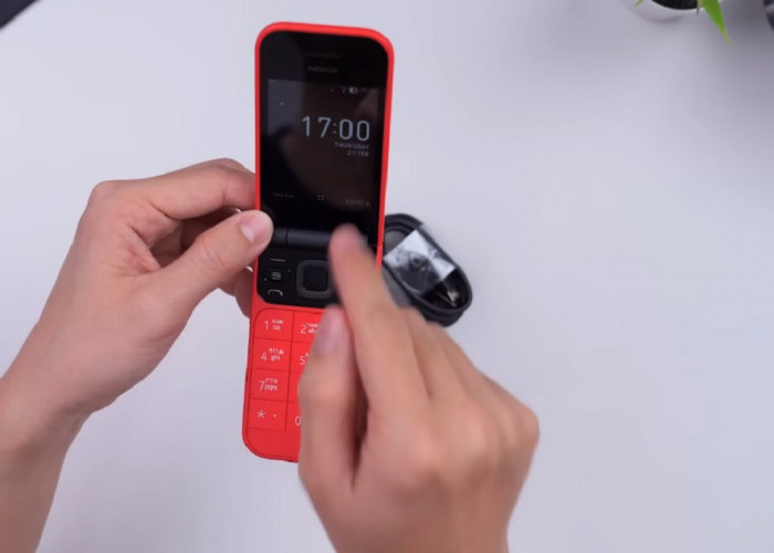 Nokia 2720 Flip, HP Nokia Jadul yang Bisa Whatsapp, Facebook, Twitter dan Nonton Youtube