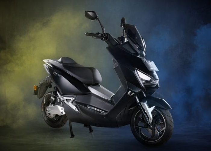 Sekali Cas Bisa Tempuh 130 KM, Berikut 5 Rekomendasi Motor Listrik Model PCX yang Nyaman Dibawa Pergi Jauh