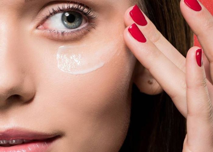 Ingin Tampil Awet muda? Inilah 5 Rekomendasi Eye Cream yang paling ampuh dan viral!