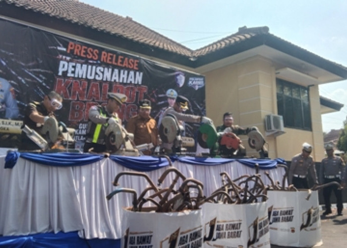 Unik! Ribuan Knalpot Brong Hasil Sitaan Polres Majalengka Akan Dibuat Monumen