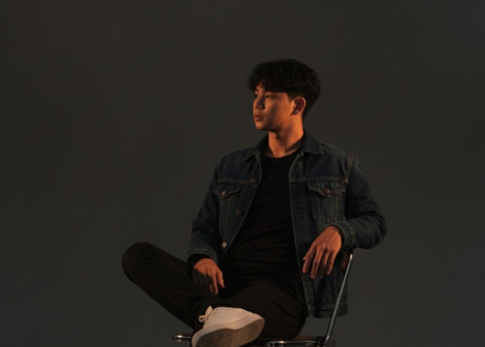 Percakap Diri Sendiri dengan Prompt AI Gemini Edit Foto Studio Hasilnya Mirip dengan yang Asli, Ini Caranya