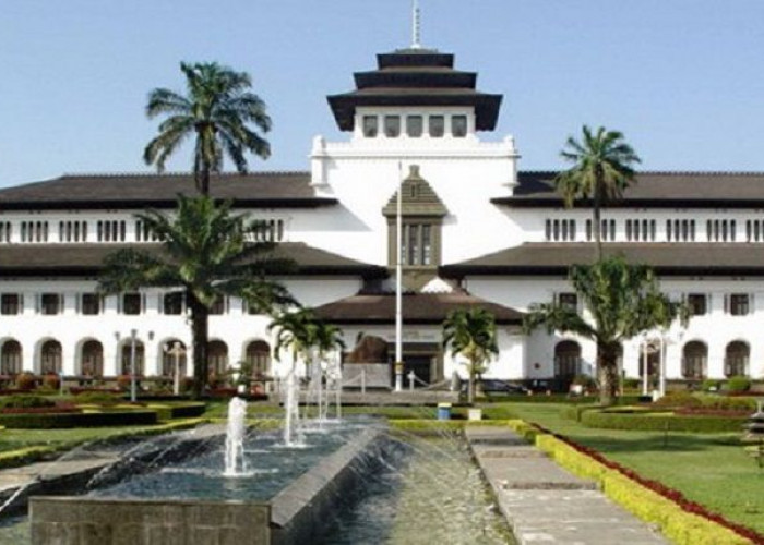 Menjelajahi Kemegahan dan Sejarah Gedung Sate Bandung