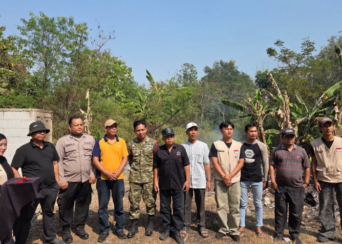 Mahasiswa KKN-T Desa Panjalin Kidul Wujudkan Program Beres Sampah di Desa