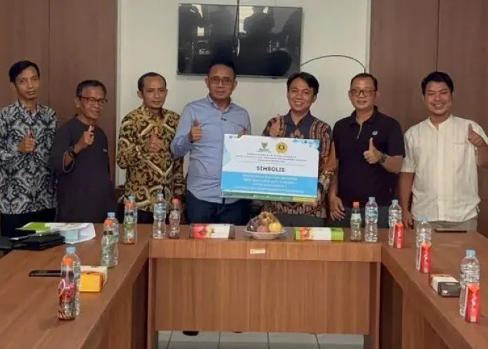 BAZNAS Majalengka Salurkan Bantuan Pendidikan Rp52,5 Juta untuk 15 Mahasiswa