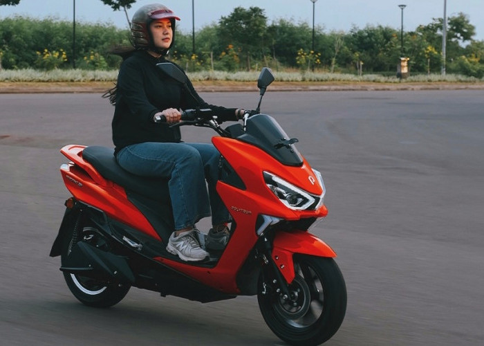 Kredit Motor Listrik Polytron Fox R 2026, Mirip PCX, Jarak Tempuh 130 Km, Baterai Awet Bisa Dipakai Seharian