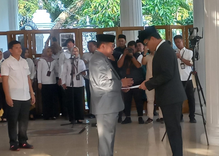Bupati Eman Suherman Lantik Aeron Randi sebagai Sekda Majalengka 