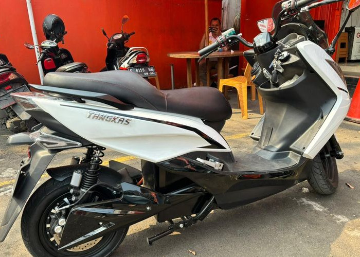 Harga Motor Listrik Mirip PCX Mulai 15 Jutaan, Ini 5 Pilihan Terbaik dengan Jarak Tempuh Jauh & Performa Andal