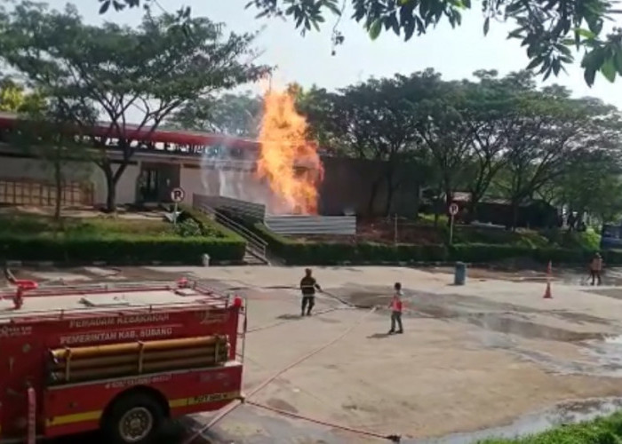 Terjadi Semburan Api Disertai Ledakan di Rest Area KM 86 Jalan Tol Cipali