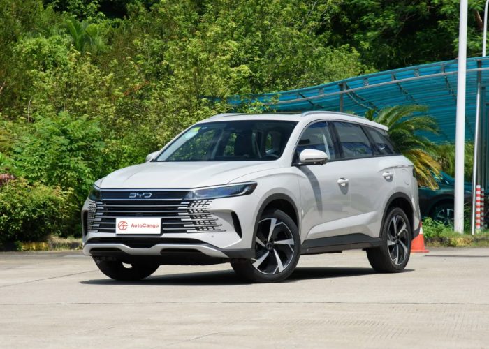 Nggak Nyangka! Mobil Hybrid BYD Sealion 05 DM-i Secanggih Ini Harganya Masih Terjangkau