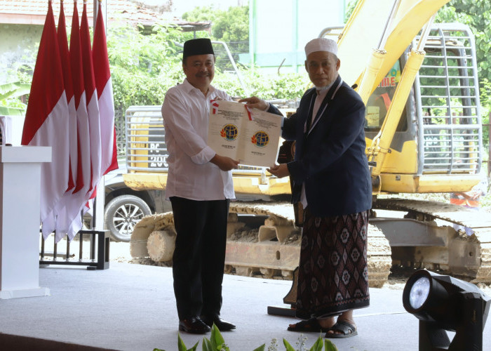 Sertipikat Tanah Wakaf Diserahkan, ATR/BPN Pastikan Pembangunan Pesantren Al-Khoziny Tertib