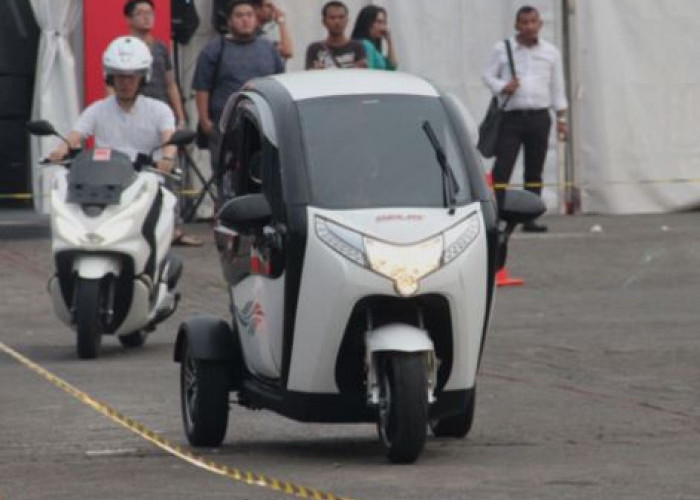Nyaman Untuk Bepergian & Usaha, Ini Spesifikasi Lengkap dan Harga Motor Listrik Roda 3 Kabin Tertutup Solaris