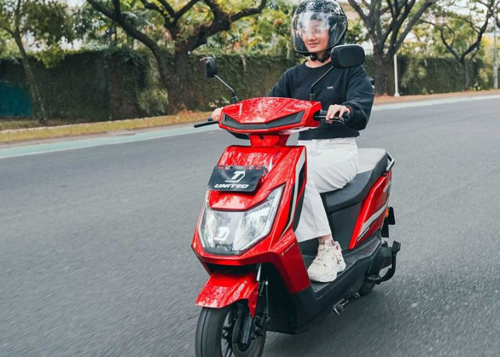 Motor Listrik Stylish dan Praktis untuk Pelajar, Fitur Lengkap dengan Jarak Tempuh Aman Mulai 8 Jutaan