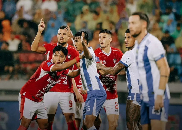 Unggul Jumlah Pemain, Persib Bandung Permalukan Bali United di Gianyar dengan Skor Tipis 1-0