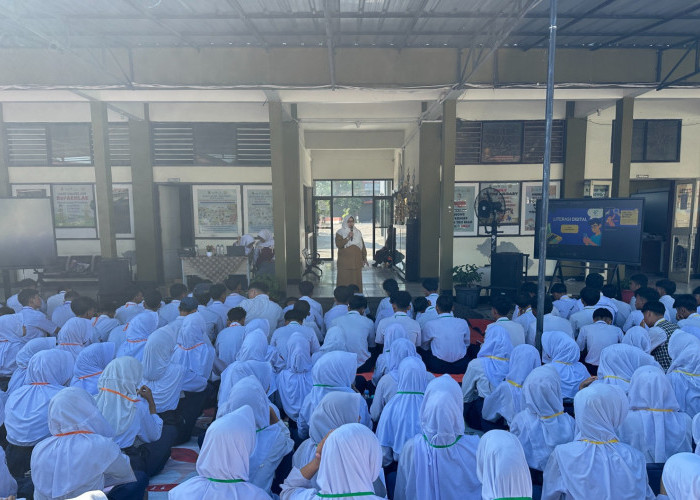 Diskominfo Majalengka Perkuat Literasi Digital Pelajar Lewat MPLS, Tekankan Bahaya Hoaks hingga Judi Online