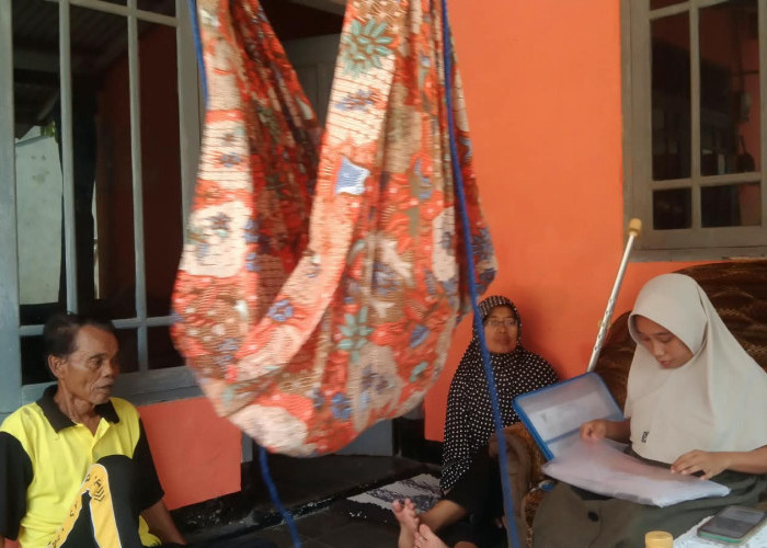 Ibu di Majalengka Rawat Anak Lahir Tanpa Bola Mata, Kaki Masih Patah dan Terkendala Ekonomi