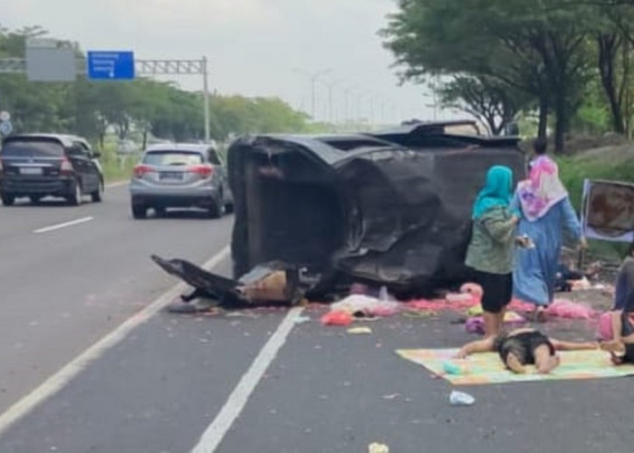UPDATE! Kecelakaan di Tol Cipali Km 153 Majalengka, Korban Sekeluarga dari Surabaya, Mobil Isi 12 Orang