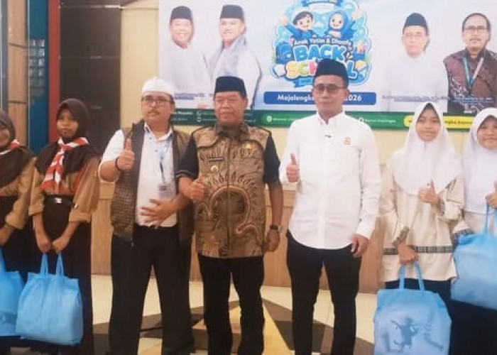 Baznas Majalengka dan PT Diamond International Indonesia Salurkan 100 Paket Perlengkapan Sekolah 