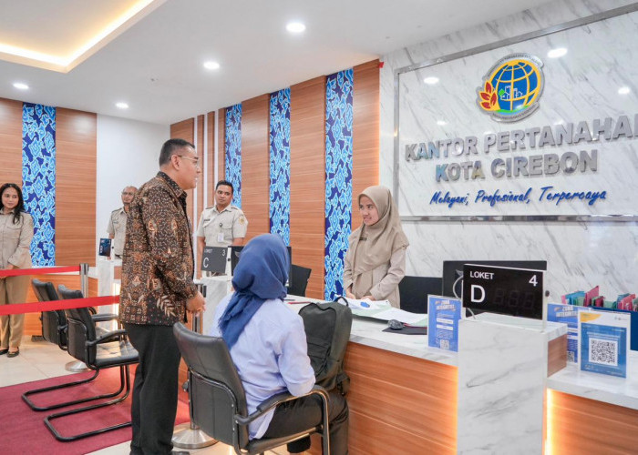 Tinjau Kantah Kota Cirebon, Wamen Ossy Pastikan Layanan Pertanahan Berjalan Optimal