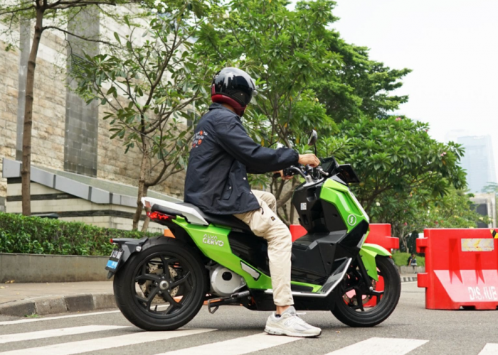 Berapa Biaya Charge Motor Listrik Alva? Apa Lebih Hemat Dibanding Motor Bensin?