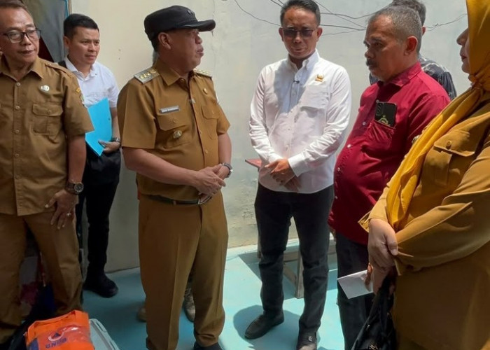 Rumah Warga Wanajaya Rusak Diterjang Puting Beliung, Baznas Majalengka Salurkan Bantuan Rp5 Juta