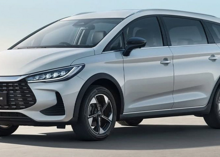 Cocok Buat Jadi Mobil Keluarga Plus Ada Panoramic Sunroof, Intip Harga BYD M6 Seken yang Turun Drastis